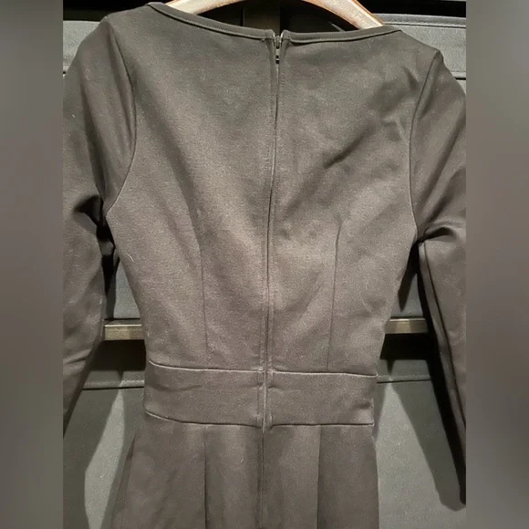 Pinup Couture PUG Elvira Mistress Of the Dark Mila Gown In Black Size S NWT - Picture 3 of 5